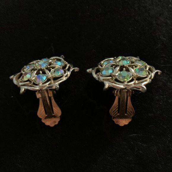Vintage Sarah Coventry Iridescent Rhinestone Clip - Picture 4 of 5
